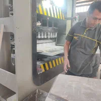 استخدام کارگر اتباع با مدارک قانونی