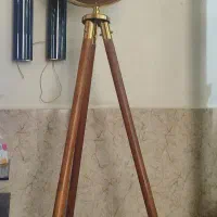 ساعت ایستاده سه پایه