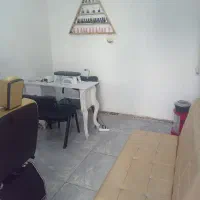 یک باب مغازه ۹ متری با تمامی اجناس ناخن کاری