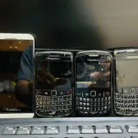 فروش چهار عدد گوشی موبایل بلکبری - BlackBerry