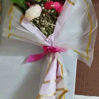 چند عدد عروسک با یک دسته گل مصنوعی با هم  فوری|گل مصنوعی|نسیم‌شهر, |دیوار