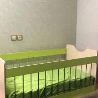 تخت کودک به همراه کمد ترکیه ای|تخت و صندلی بچه|شیراز, عفیف‌آباد|دیوار