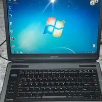 لپتاپ Toshiba قدیمی برای کارهای سبک،آموزش یا قطعه