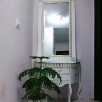 آیینه قدنما.|آینه|گلبهار, شهر جدید گلبهار|دیوار