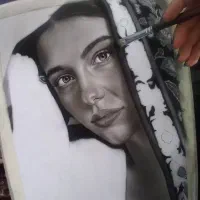 طراحی سیاه قلم سبک هایپررئال