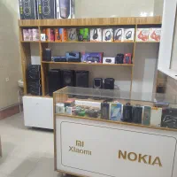 ویترین  مغازه گوشی