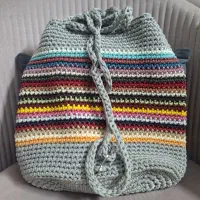 کوله‌پشتی مکرومه|کیف، کفش، کمربند|اصفهان, شیخ اشراق|دیوار