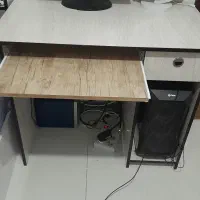 فروش میز کامپیوتر دست دوم در حد نو|میز تحریر و کامپیوتر|اصفهان, رحیمآباد|دیوار