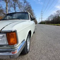 پیکان مدل ۸۲ یک لکه رنگ