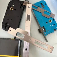 قفل و یراق الات درب و کابینت