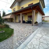 خونه ویلایی قدیمی تمیز