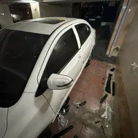 نصب شیشه دودی در محل