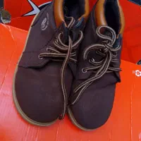 چند جفت کفش بچگانه  فروشی