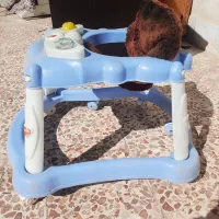 تعدادی لباس و وسایل کودک