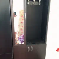 جاکفشی و کمد لباس