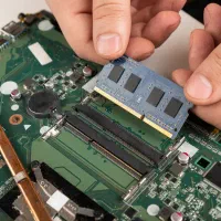 تعمیرکار لپ تاپ