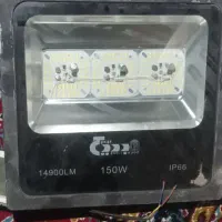 پروژکتور و ال ای دی