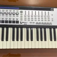 میدی کنترلر Novation SLMK2 61 هاردکیس پدال و استند