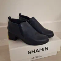کفش شاهین سایز ۳۸