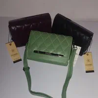 کیف رو دوشی|کیف، کفش، کمربند|قرچک, پویینک|دیوار