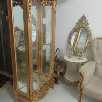 آیینه و شمعدان وویترین