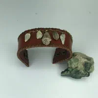 دستبند چرم و سنگ فسیل کریستالیزهFossil bracelet|جواهرات|تهران, آرژانتین|دیوار
