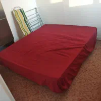 فروش تخت دو نفره با تشک در حد نو و دراور چوبی چوب