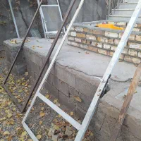 دو عدد درب آهنی و تعدادی شیشه سکوریت|مصالح و تجهیزات ساختمان|نیشابور, فضل|دیوار