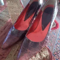 تعداد ۴ جفت کفش خارجی نقره ای و قرمز نو مارک شانل|کیف، کفش، کمربند|تهران, ظفر|دیوار