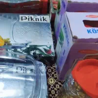 ظروف شیشهای پیرکس وچینی گل سرخی|ظروف سرو و پذیرایی|مرند, |دیوار