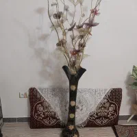 گل و گلدون و میز