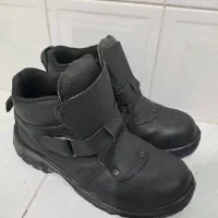 کفش کار ایمنی سایز ۴۲ ارسال دارم|کیف، کفش، کمربند|شاهین‌شهر, شهرک گلدیس|دیوار