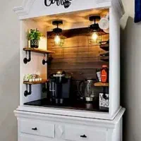 کافی بار مدرن و کلاسیک با لاین نوری