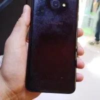 سامسونگ j4 باحافظه ۱۶ گیگ