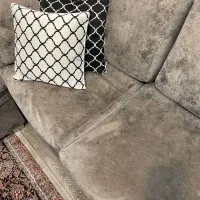 مبل هفت نفره و میز جلو مبلی