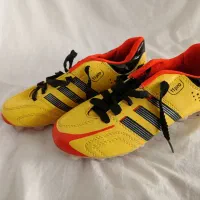 کفش فوتبالی