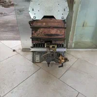 آبگرمکن دیواری سالم سرویس شده مناسب مصرف کننده