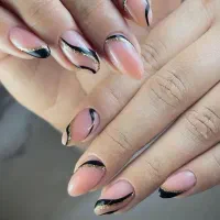 آموزش کاشت ناخن