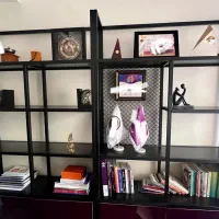 کتابخانه و میز تحریر