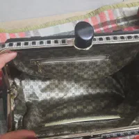 کیف در حد نو فقد بندش نیاز ب تعمیر داره|کیف، کفش، کمربند|میبد, |دیوار