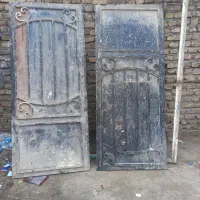 در ب حیاط 2در. قد ۲ متر عرض۱مترو ۸۰ سانتی متری