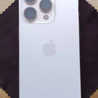 تمیزترین ایفون 16پرو دیوار