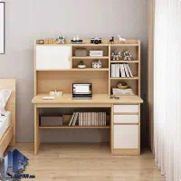 میز تحریر و کتابخانه.