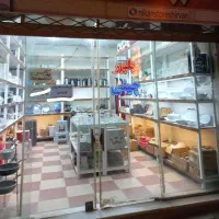 تجاری ورزش با قفسه دوربین و دزدگیر و نورپردازی