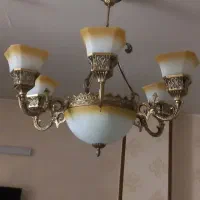 دو عدد لوستر ،یکی ۶ شاخه یکی بدون شاخه