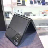 Samsung Z Flip 4 در حد آکبند