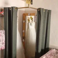 اتاق پرو و اینه قدی