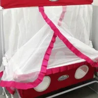 گهواره   کنار  مادر