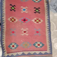 گلیم دستباف زرنیم(یک در نیم)