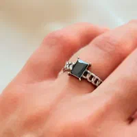 انگشتر نقره ای تکی کارتیر نگین زیرکنیا نوک مدادی